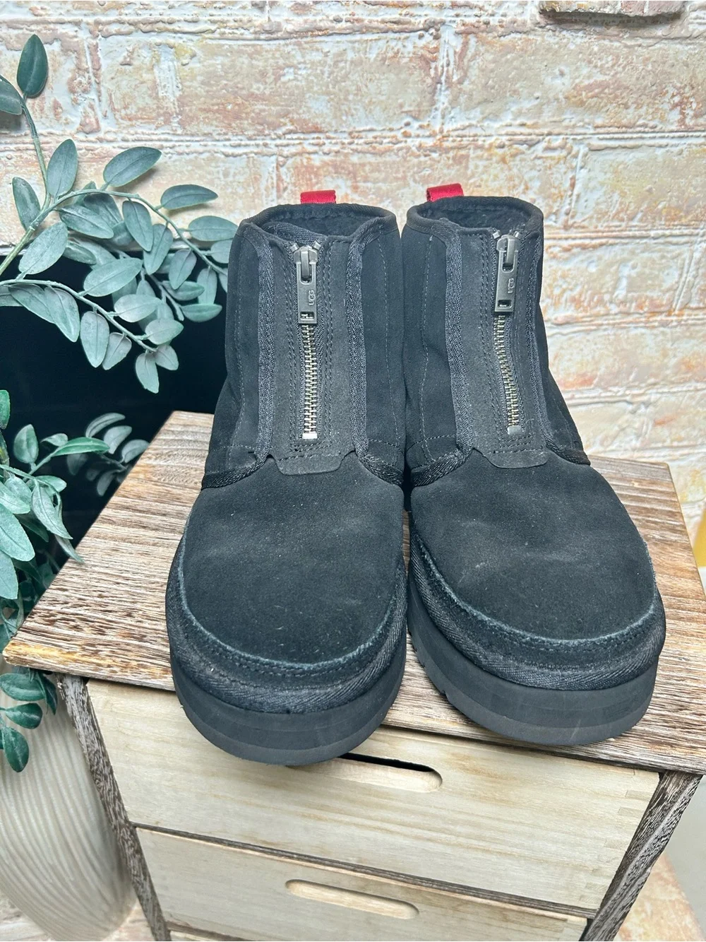 UGG Neumel Platform Zip Boots Black Suede Women’s Size 9